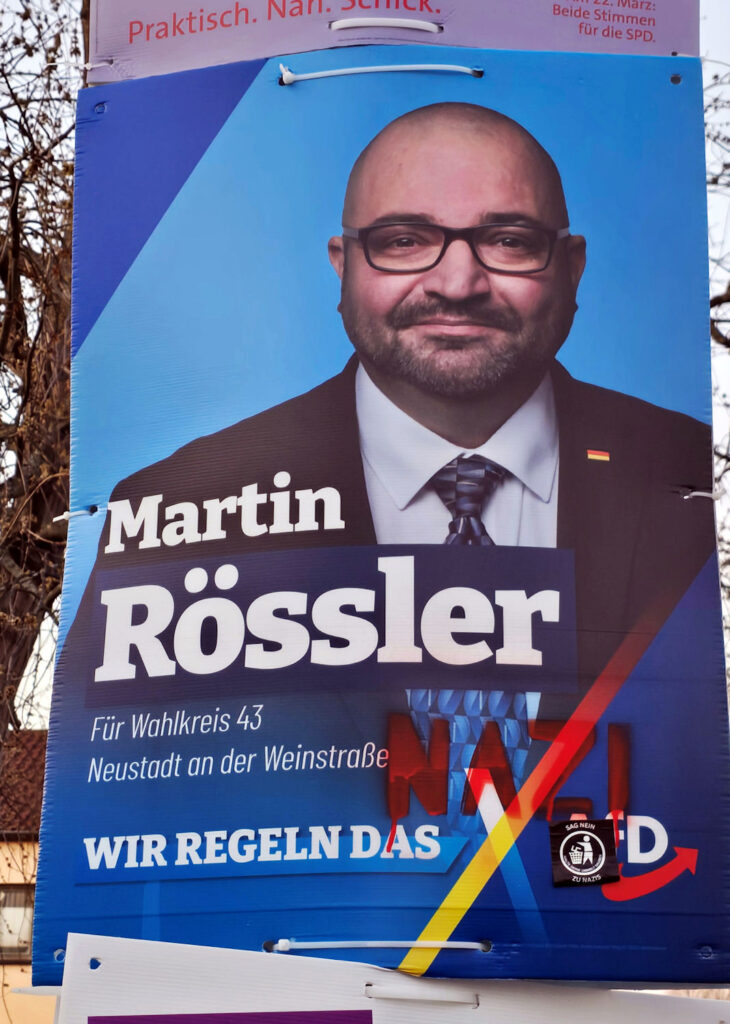 Massive Sachbeschädigung an AfD-Wahlplakaten am Tag der Demokratie